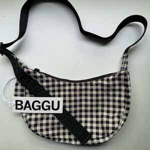BNWT Small Baggu Gingham Crescent